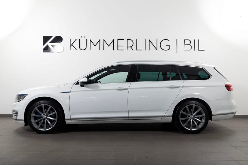 Bild 1 av Volkswagen Passat Variant GTE 1.4 TSI DSG Sekventiell 218hk Cockpit/BLIS/Carplay