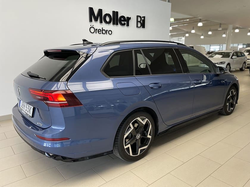 Bild 4 av Volkswagen Golf Sportscombi Sportsvan 1.5 eTSI 150hk  DSG R-Line|B-kamera|Drag|El-bakluc
