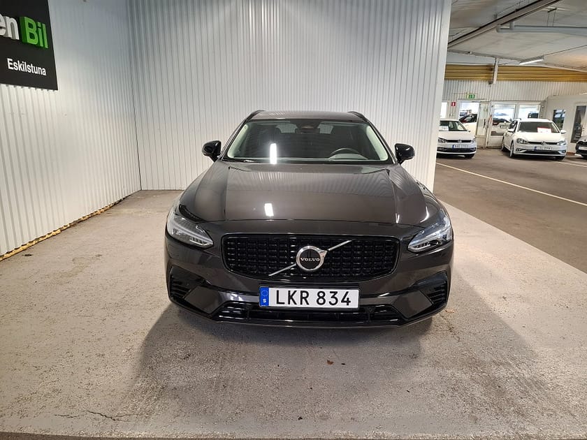 Bild 2 av Volvo V90 Recharge T6 350 18,8 kWh AWD/PLUS DARK/Drag/Värm/Navi