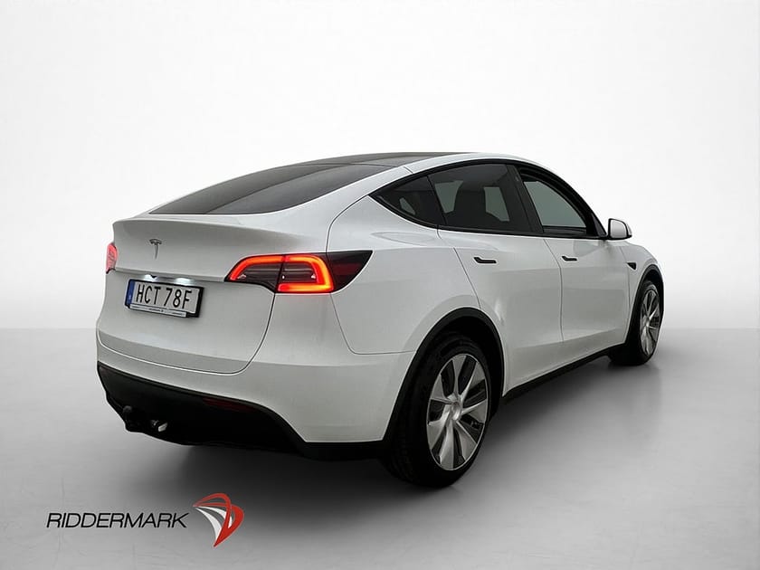 Bild 5 av Tesla Model Y Standard Range RWD Drag Värmepump MOMS Svensksåld