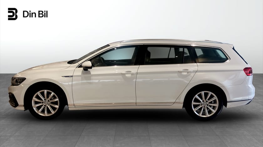 Bild 2 av Volkswagen Passat Sportscombi GTE DSG Drag/P-värmare/Navi/Backkamera
