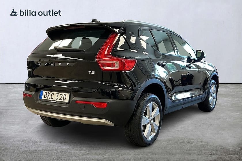 Bild 4 av Volvo XC40 T2 Momentum Nybesiktigad Carplay Värmare Navigation