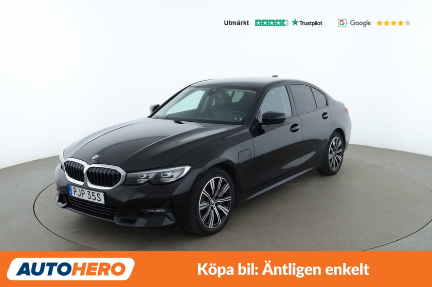 Bild 1 av BMW 330e Sedan Sport Line / P-Sensor, Navi, Carplay