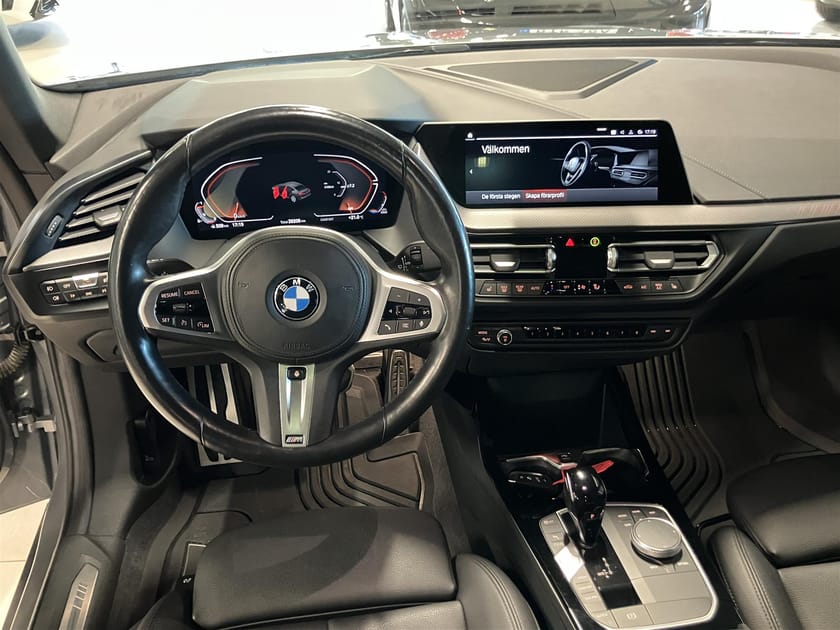 Bild 2 av BMW 218i Gran Coupé 136hk   M Sport Drag Pano Kamera HiFi Navi Läder Rattvärme