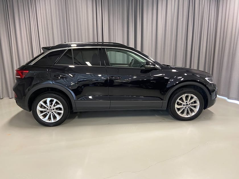 Bild 4 av Volkswagen T-Roc 1.5 TSI 150hk Backkamera Keyless Apple car