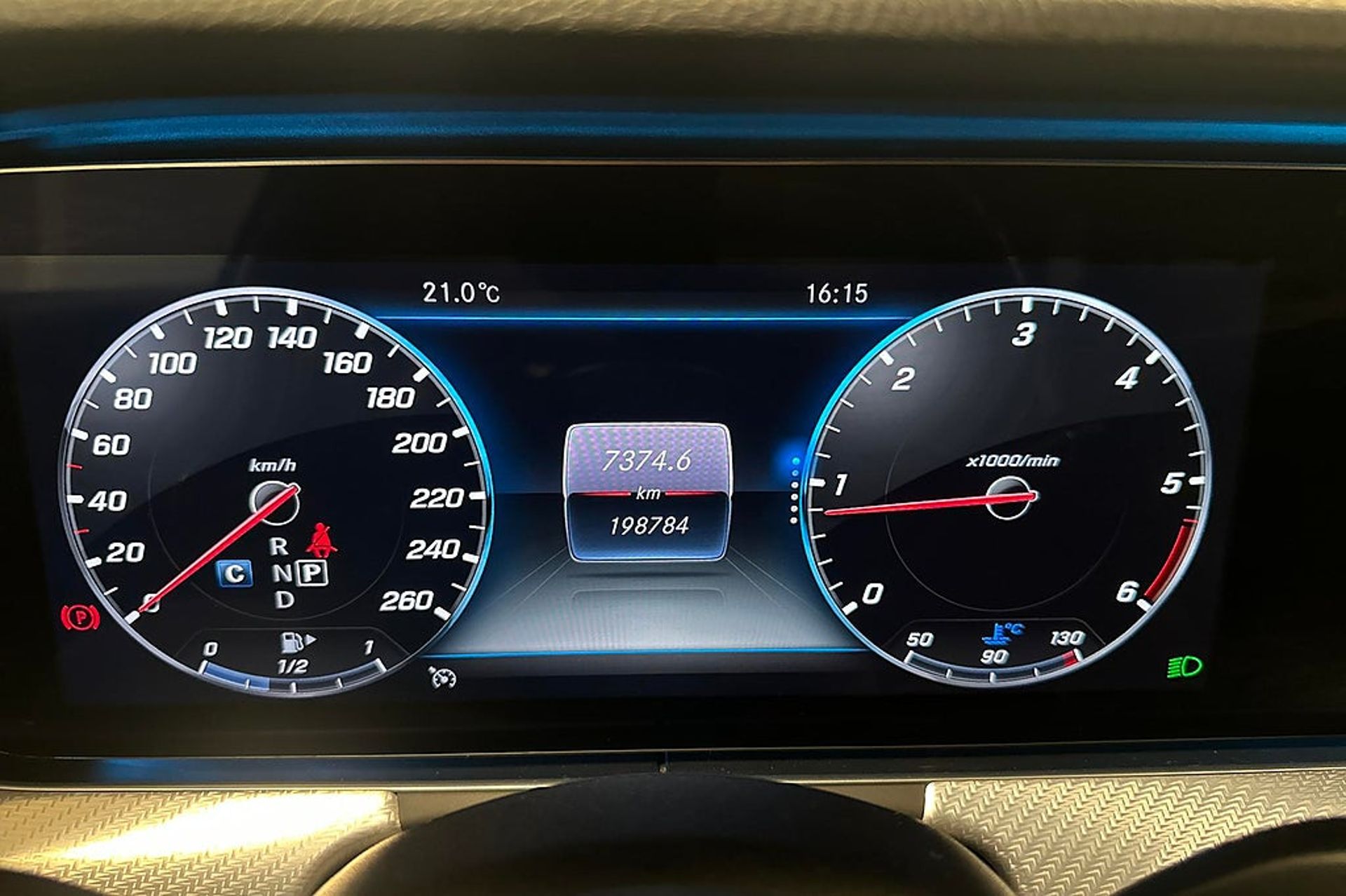 Mercedes-Benz E 2020, bild 5/10