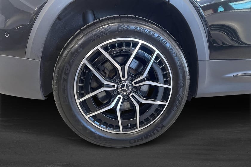 Bild 5 av Mercedes-Benz EQB 300 4MATIC AMG Line