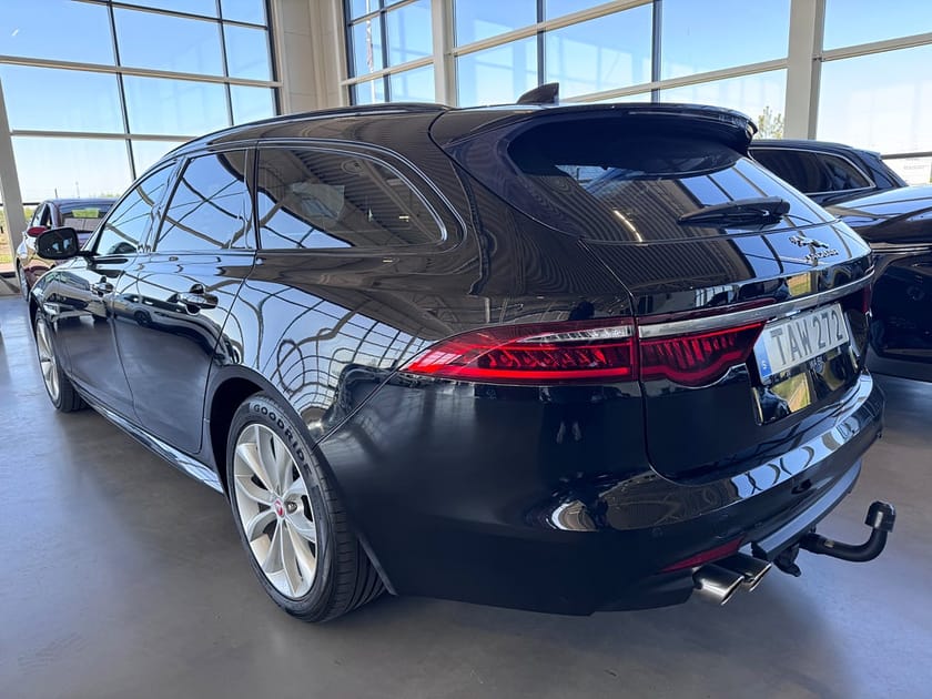 Bild 3 av Jaguar XF 20d Sportbrake Signature RS | Vämare | Drag | CarPlay |