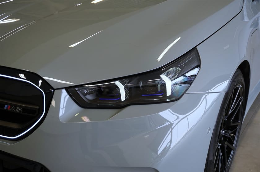 Bild 3 av BMW M5 Sedan B W Keramiska Ulitimate Package DAP