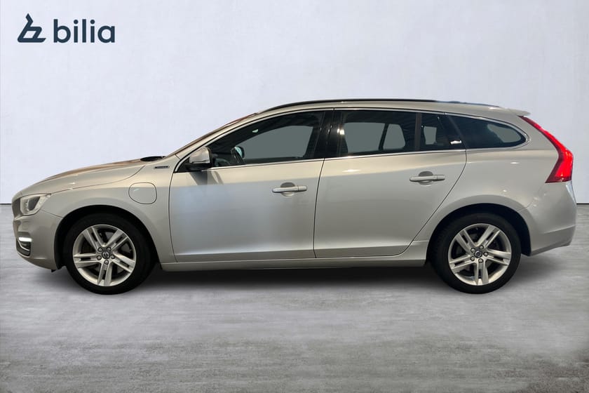 Bild 3 av Volvo V60 D5 Plug-in Hybrid AWD Twin Engine Classic Momentum Keyless Entry och Start Adaptiv farthållare Navigation Fast dragkrok