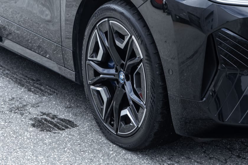 Bilde 3 av BMW iX xDrive50 Luft Bakhjul H/K Skinn SoftClose Multi
