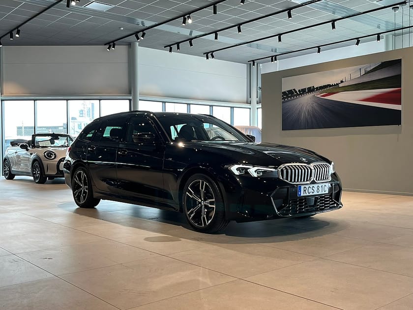 Bild 3 av BMW 320d xDrive Touring M Sport Adapt Farth Dragkrok Rattvärme