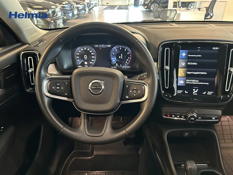 Bild 6 av 16 – Volvo XC40 T2 FWD Momentum Advanced