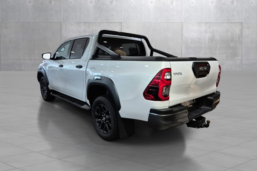 Bilde 3 av Toyota Hilux Dobbelcab SR+ 4-dørs 4x4