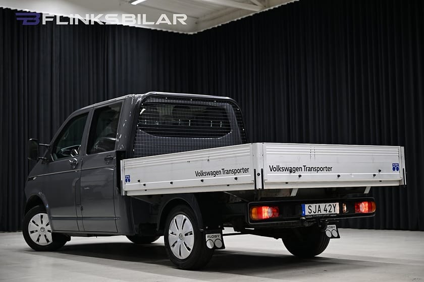Bild 4 av Volkswagen Transporter Chassi Dubbelhytt TDI 110HK Dubbelhytt|Flak|Drag|Värmare|Lågmil|Leasbar