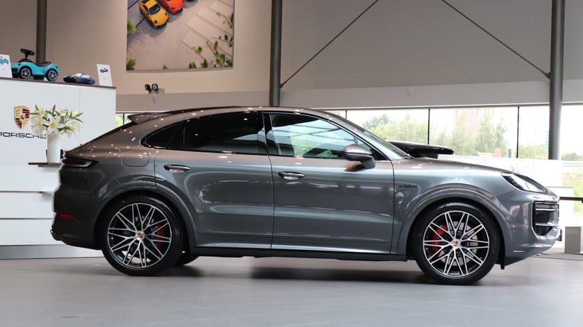 Bild 3 av Porsche Cayenne S E-Hybrid Coupé Black Edition Ränta 2,95%