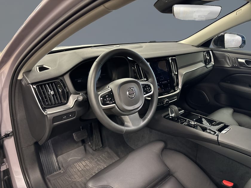 Bild 5 av Volvo V60 T6 AWD Plus Dark Nordic Edition//360-kamera//Drag//