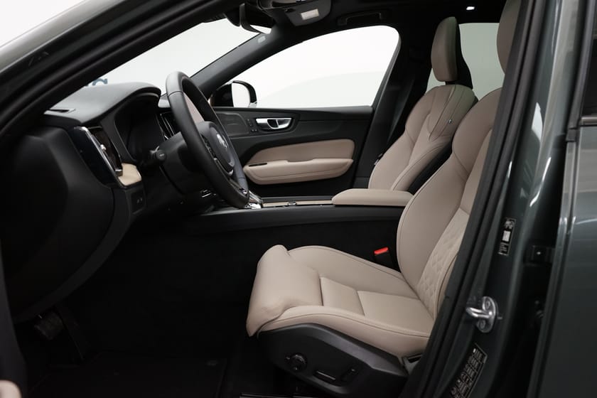 Bild 5 av Volvo XC60 T6 Plus Dark Nordic Edition, Navigation, Taklucka, HarmanKardon PremiumSound
