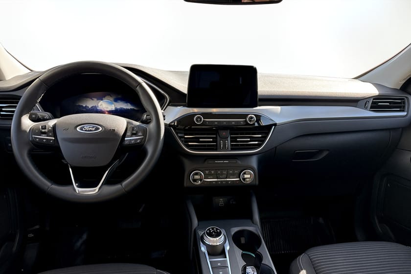 Bild 4 av Ford Kuga Plug-In Hybrid E-CVT, 225hk