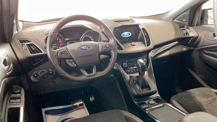 Bild 4 av Ford Kuga 1.5 150hk E85 Aut ST-Line Edt Dragvikt 1700kg 3,95% ränta!