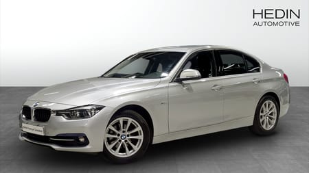 BMW 320i Sedan