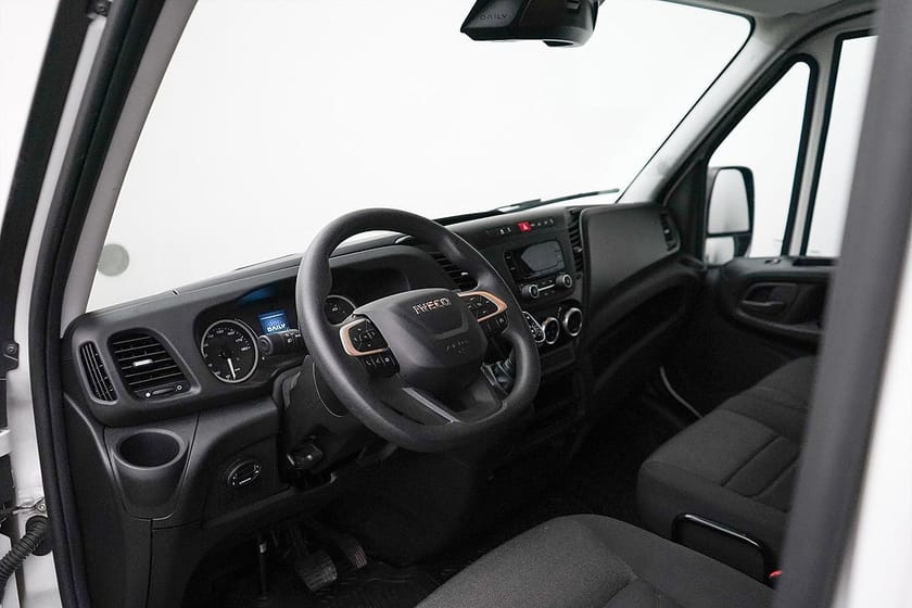 Bild 5 av Iveco Daily 35-140 Van 2.3 JTD Hi-Matic / Moms / Värmare