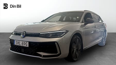 Volkswagen Passat Variant eHybrid 272 hk DSG R-Line Drag/Panorama/Värmare