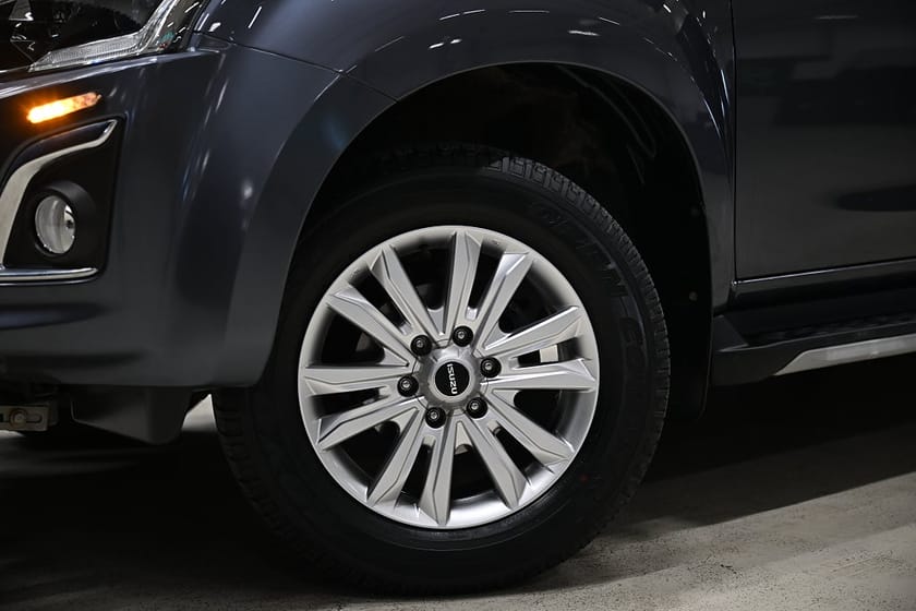 Bild 3 av Isuzu D-Max Crew Cab 163HK Automat|Kåpa|Dubbelgolv|Släde|Moms|Lågmil|SeUtr!!