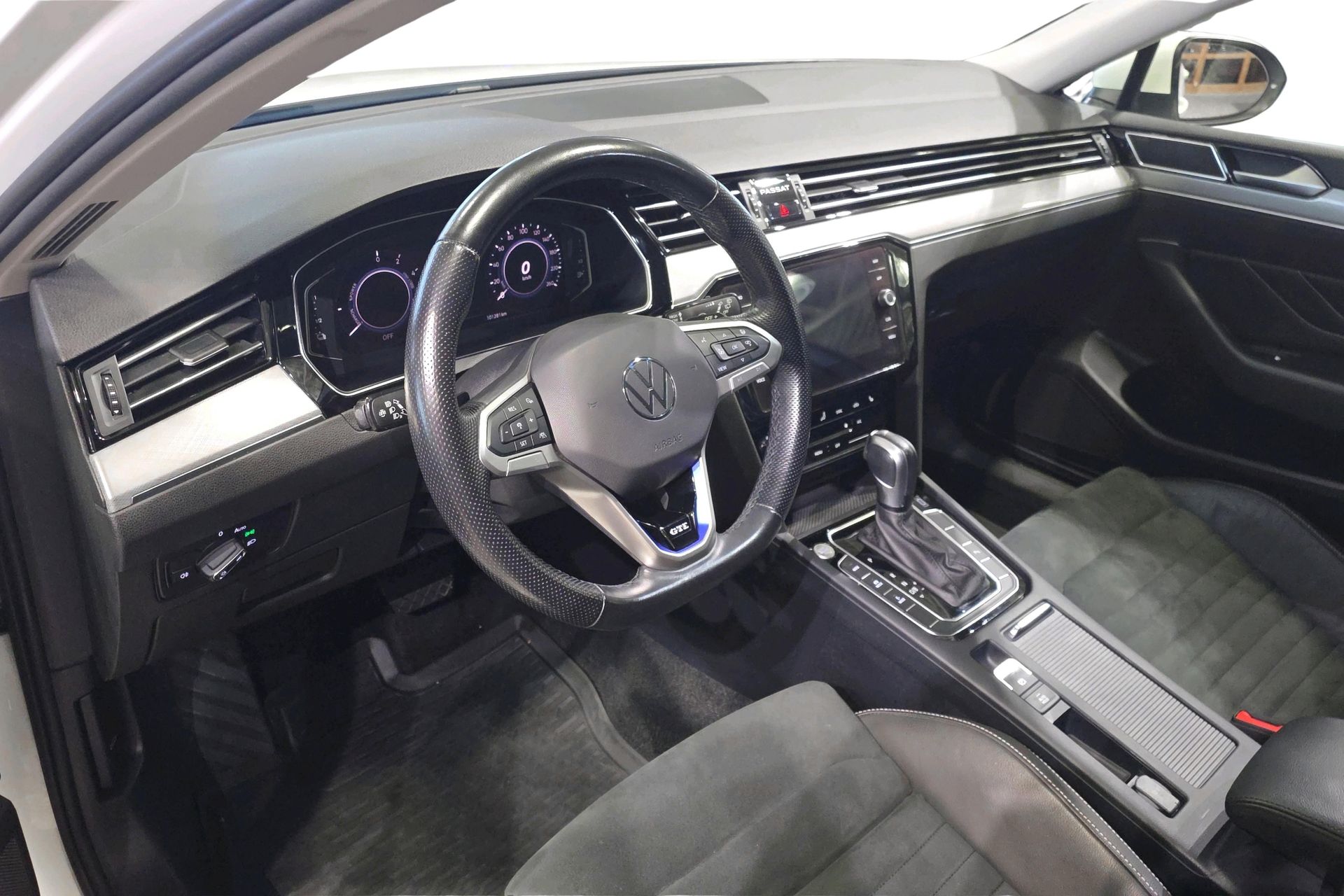 Volkswagen Passat Sportscombi GTE 2021, bild 7/10