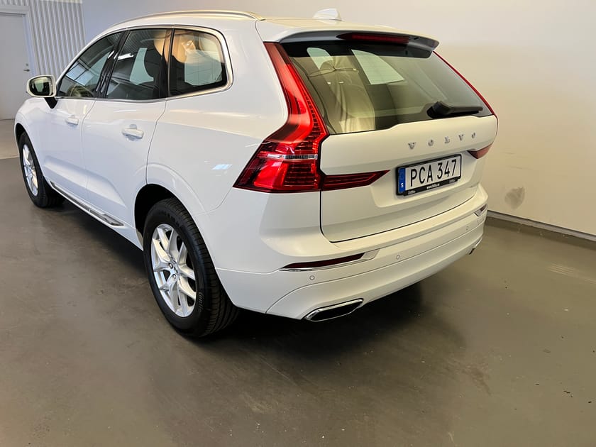 Bild 3 av Volvo XC60 D4 AWD Inscription IB 19"/ Navigation/ BLIS/ Läderstolar m. minne/ Dragkrok/