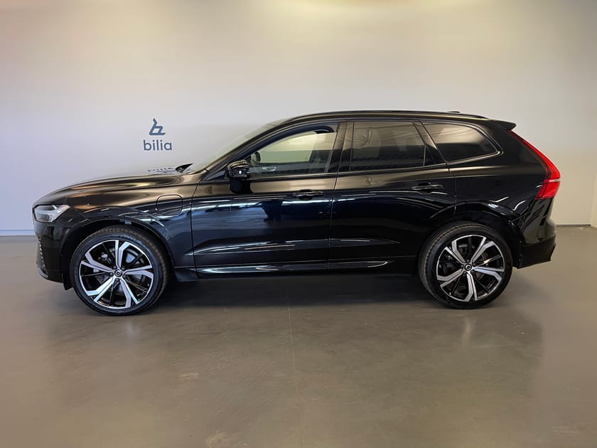 Bild 2 av Volvo XC60 Recharge T6 Plus Dark/ Dragkrok/ Panoramatak/ Navigation/ 10.000kr Tillbehör/