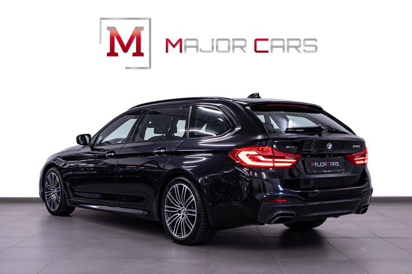 Bild 4 av BMW 540i xDrive Touring M Sport Pano B&W Komfstol DAP 360° HuD Drag