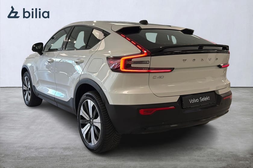 Bild 2 av Volvo C40 Recharge Plus | Elmanövrerad förarstol