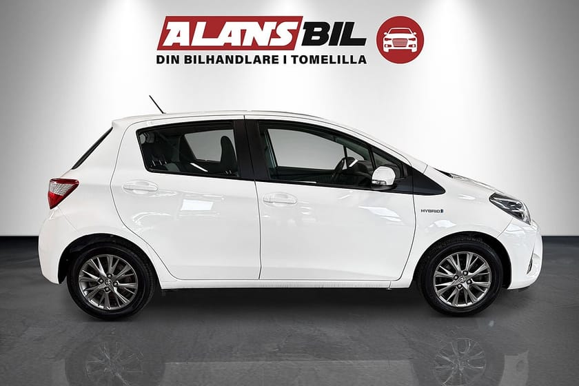 Bild 2 av Toyota Yaris Hybrid e-CVT Active Euro 6