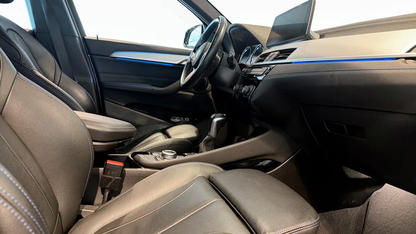 Bild 3 av BMW X1 xDrive25e M-Sport Elstol Navigation Drag