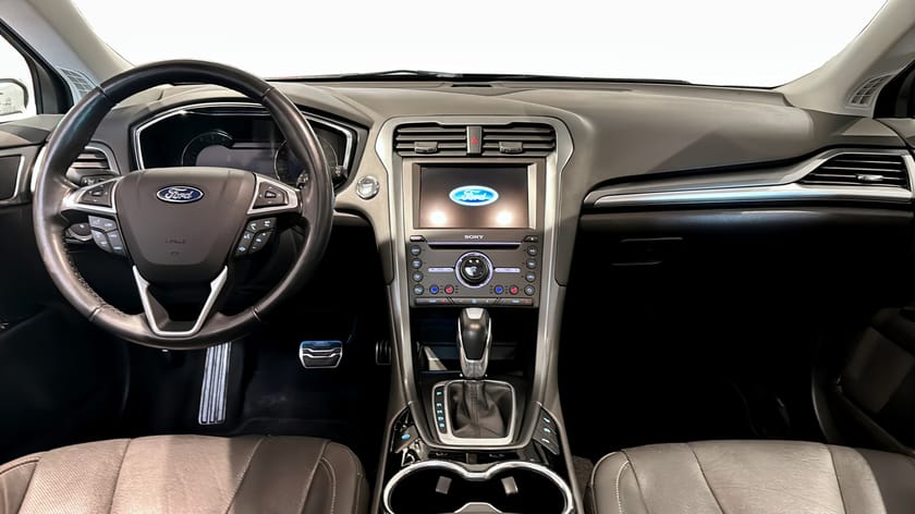 Bild 4 av Ford Mondeo Sedan 2.0 Bi-Turbo 210Hk Aut | Drag | Pano | Massage