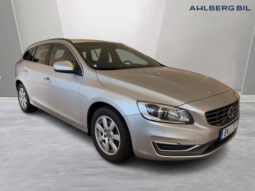 Bild 1 av Volvo V60 D4 S/S Momentum Business E II, Klimatpaket, Parkeringssensor fram/bak, Farthållare