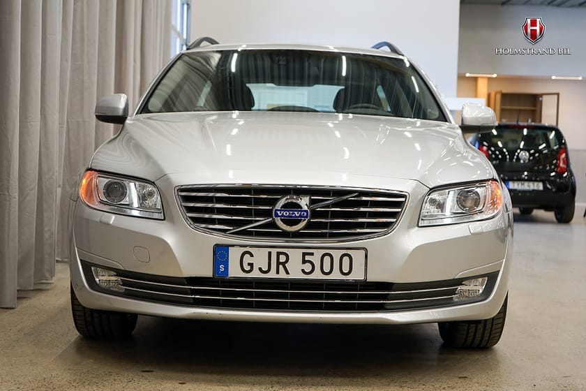 Bild 5 av Volvo V70 D4 Momentum Unik 1 ägare Se skick Ny K-rem Drag Värme