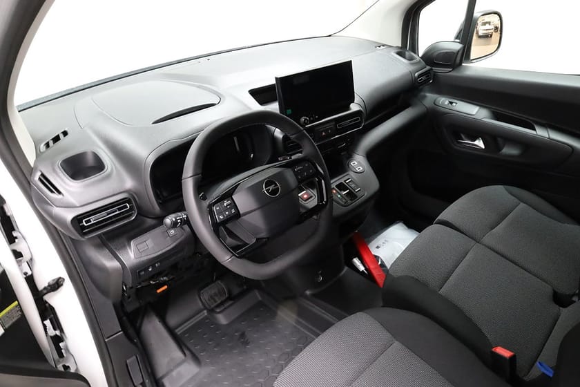 Bild 3 av Opel Combo Van L2 ELITE | Dragkrok | Värmare | Demo |