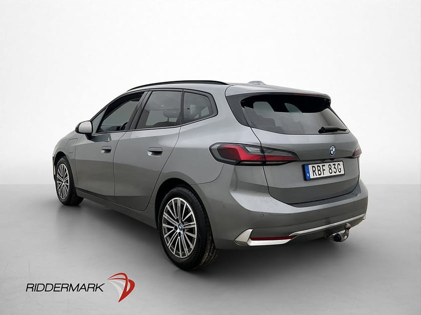 Bild 4 av BMW 225e xDrive Active Tourer 245hk Luxury Line Wide Kamera Drag CarPlay