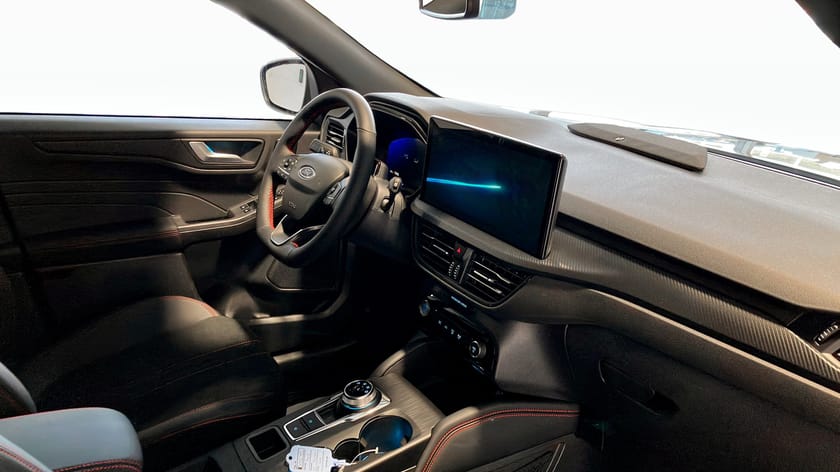 Bild 4 av Ford Kuga Plug-In Hybrid ST-Line X | PHEV 243hk | Black Edition | PL: 4295:- |