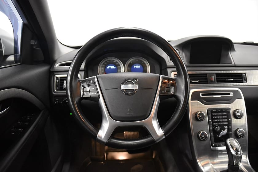 Bild 2 av Volvo XC70 D5 AWD Summum P-värm Taklucka Skinn Navi Adaptivf Drag