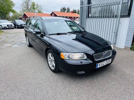 Volvo V70 2.4 170HK CLASSIC MOMENTUM / AUTOMAT / DRAG