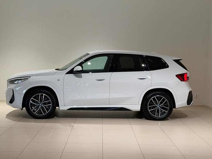 Bild 2 av BMW iX1 xDrive30