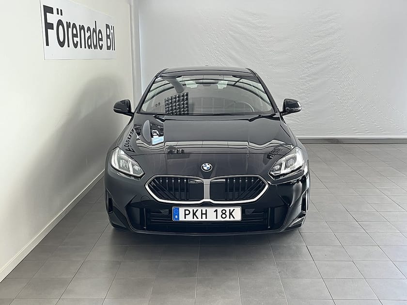 Bild 2 av BMW 120 PRIVATLEASING fr. 3.345 kr/mån Auto 17" Rattvärme