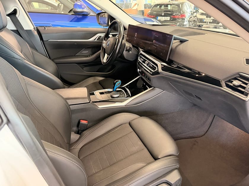 Bild 5 av BMW i4 eDrive40 Gran Coupé Rattvärme Adaptiv farthållare Drag