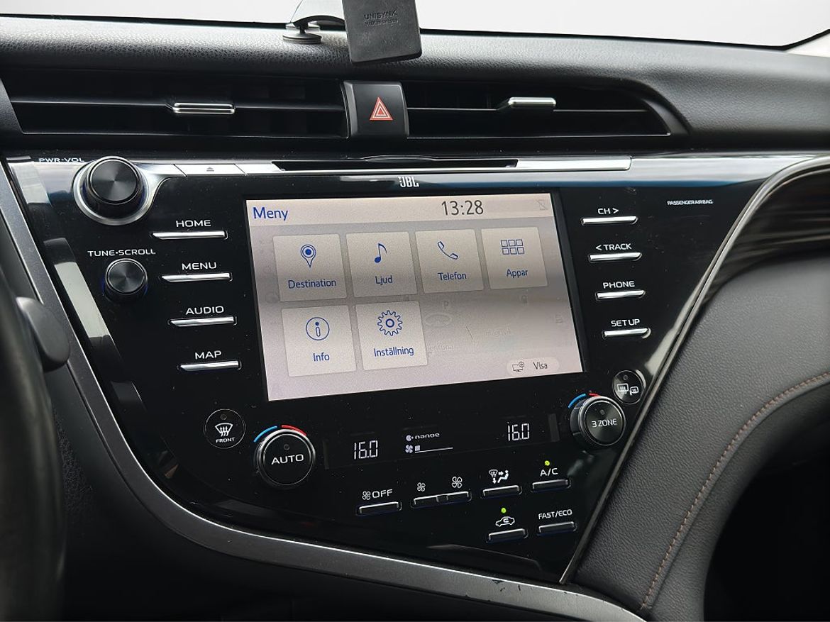 Toyota Camry Hybrid, bild 15 av 21