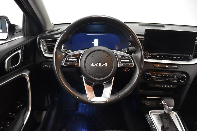 Bild 2 av Kia XCeed Plug-in Hybrid AdaptivF Rattv Navi Carplay Moms 141hk