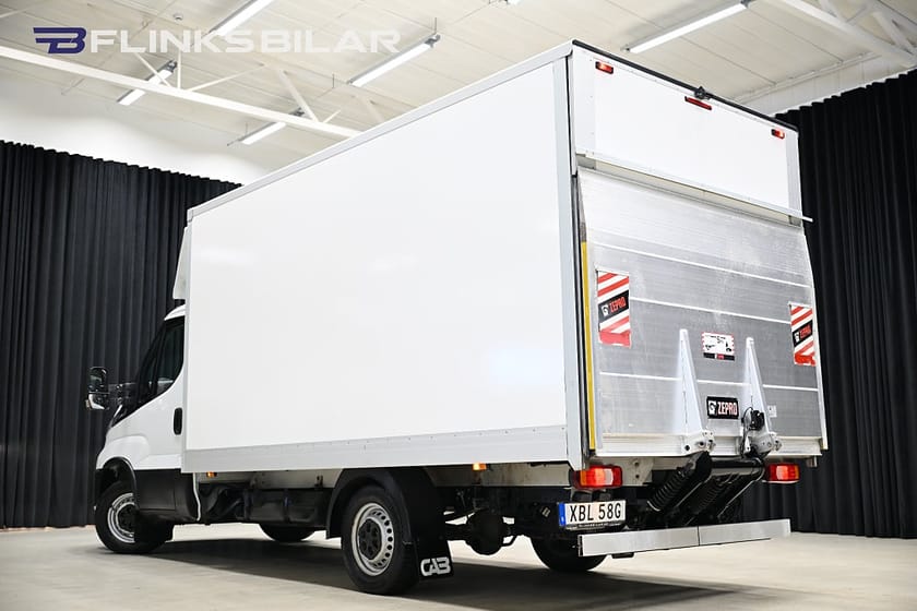 Bild 4 av Iveco Daily 35-140 Chassi Cab 136HK Automat|Volymskåp|BGLyft|Sidodörr|Backkamera|Moms
