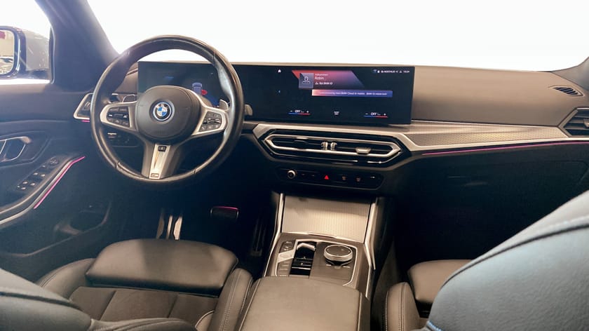 Bild 4 av BMW 330e xDrive Touring Steptronic (292hk) M Sport - - Drag
